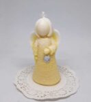 Anděl malý žlutý s kamínkem